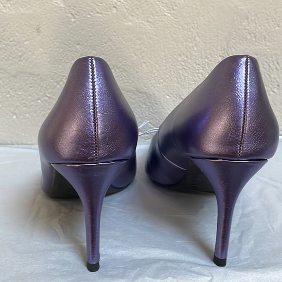 High Heels - Picture 4 of 7